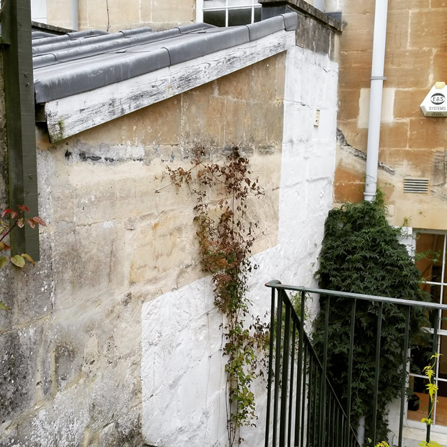 Bath stone cleaning in bath