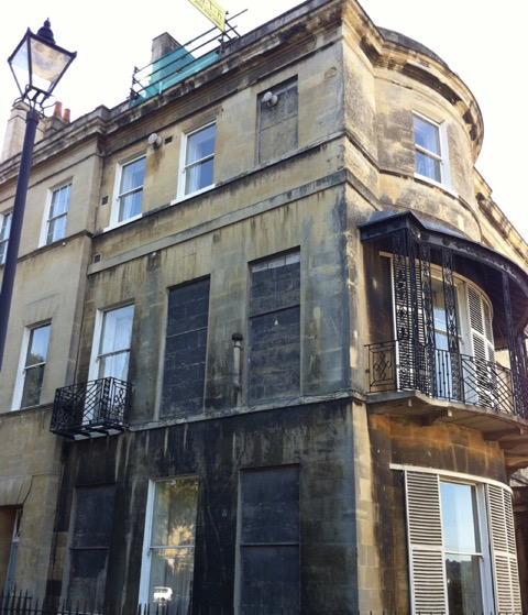 Bath stone cleaning in bath